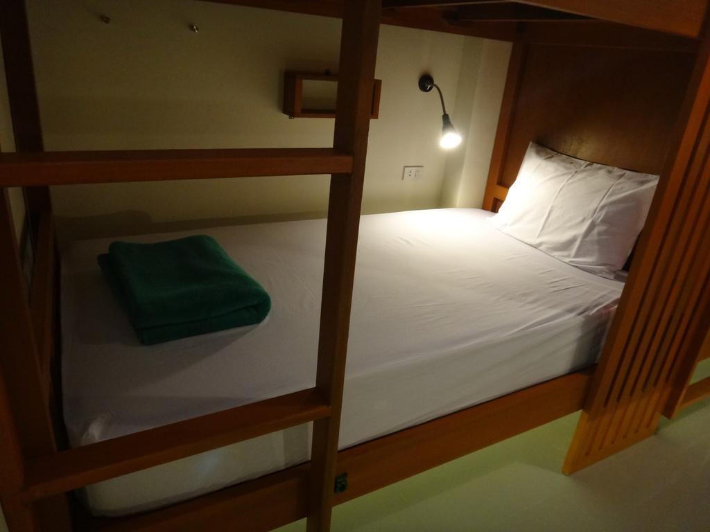Phangan Pearl Hostel Haad Rin Room photo