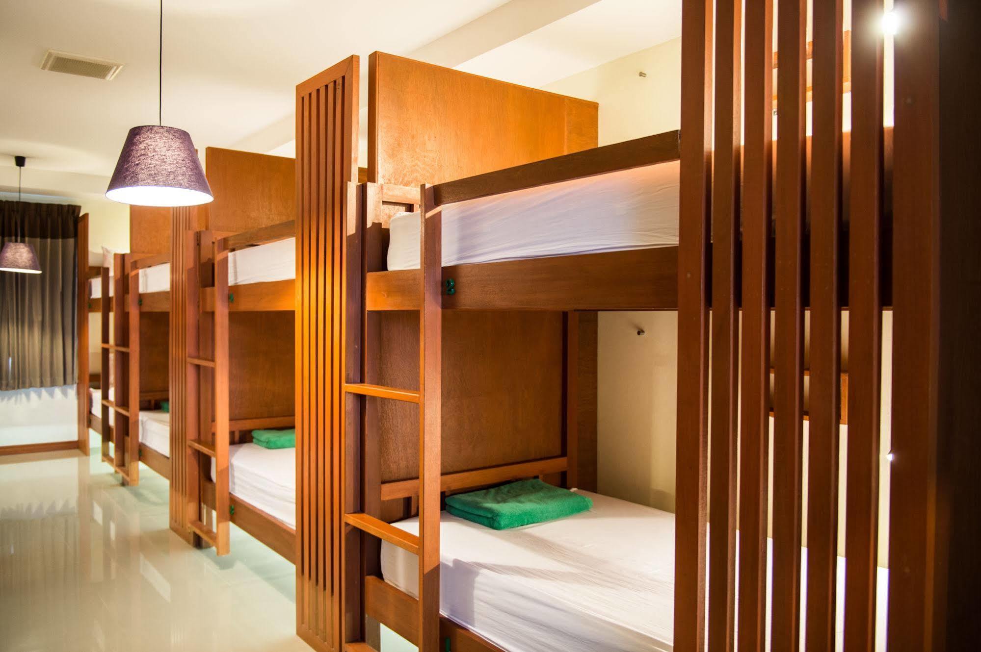 Phangan Pearl Hostel Haad Rin Exterior photo