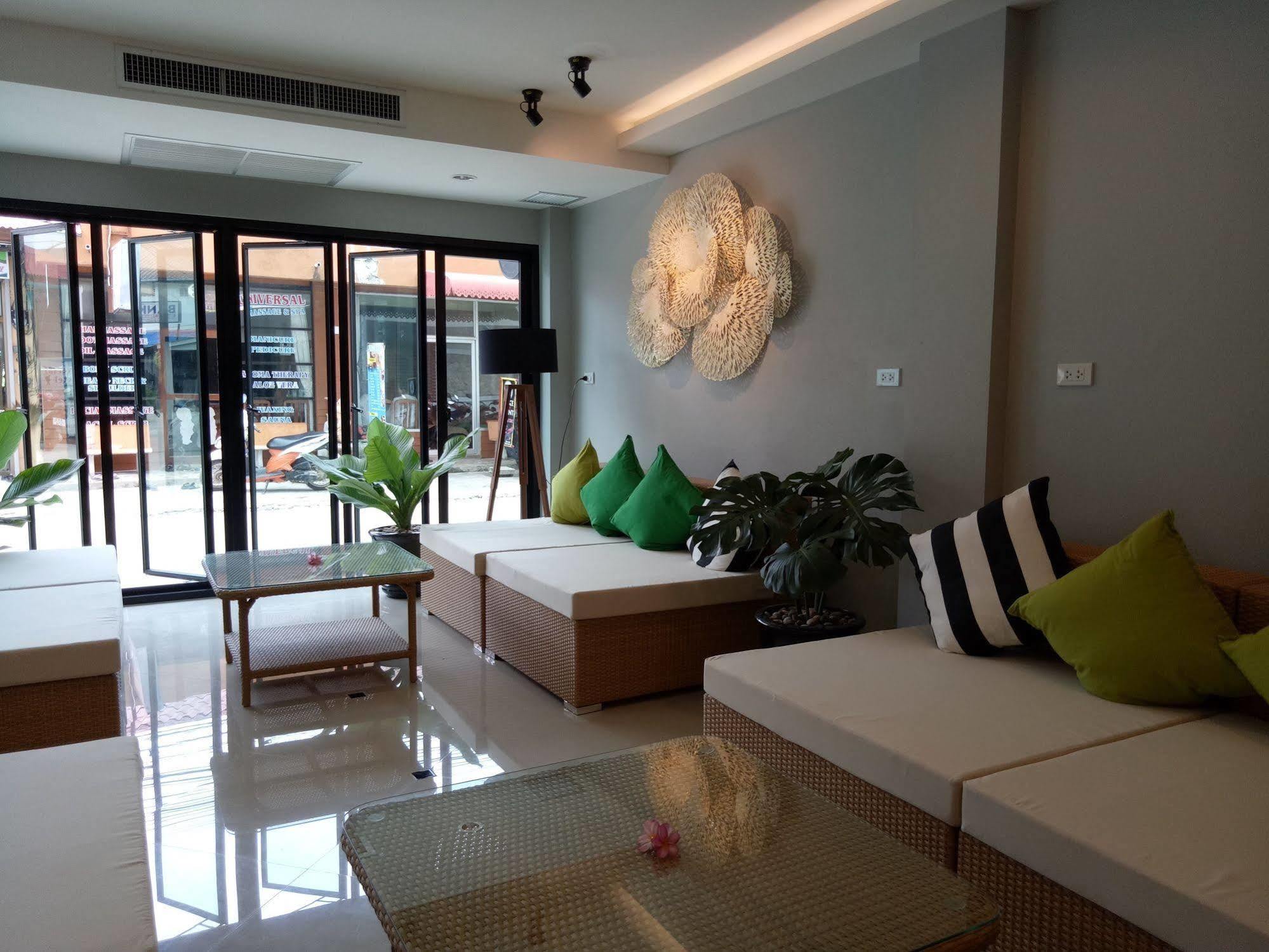 Phangan Pearl Hostel Haad Rin Exterior photo