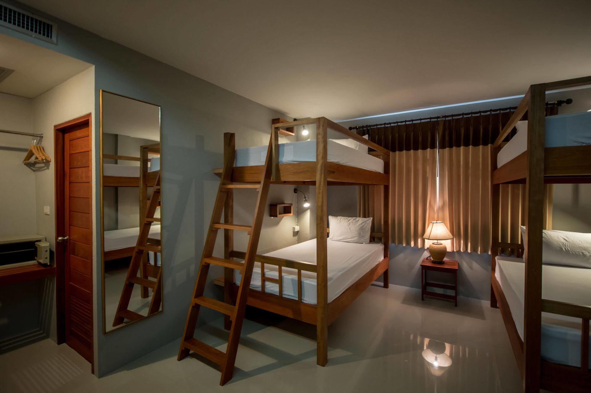 Phangan Pearl Hostel Haad Rin Exterior photo