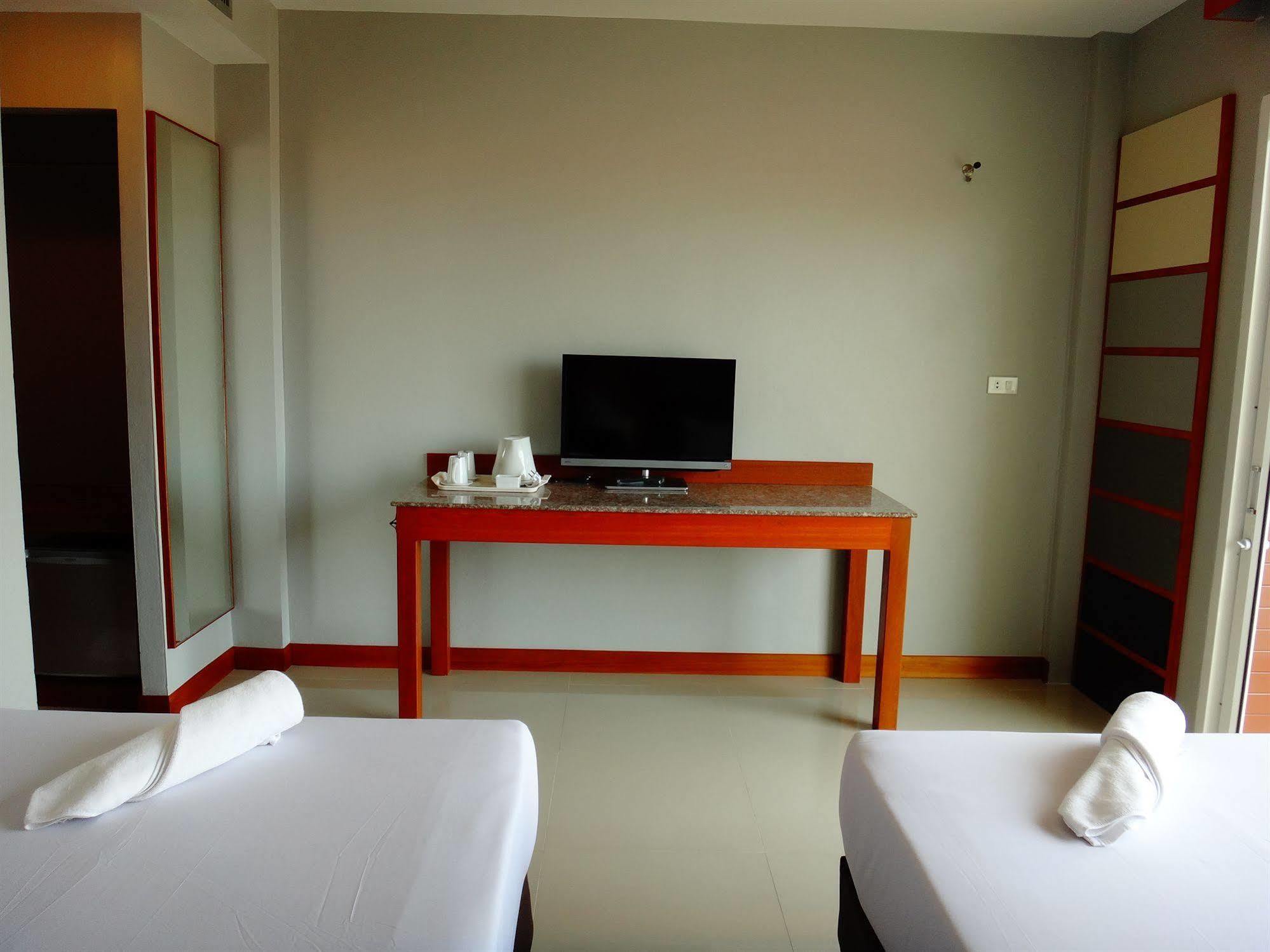Phangan Pearl Hostel Haad Rin Exterior photo