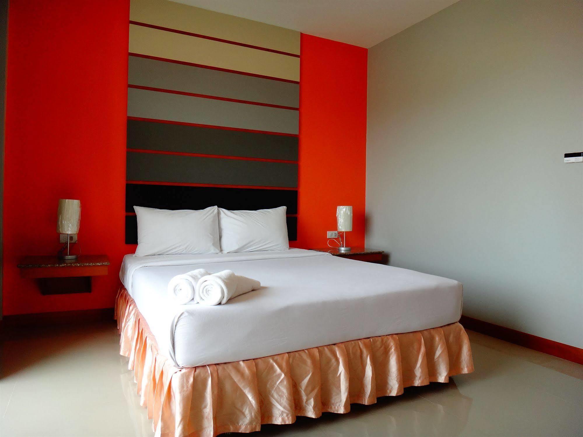 Phangan Pearl Hostel Haad Rin Exterior photo