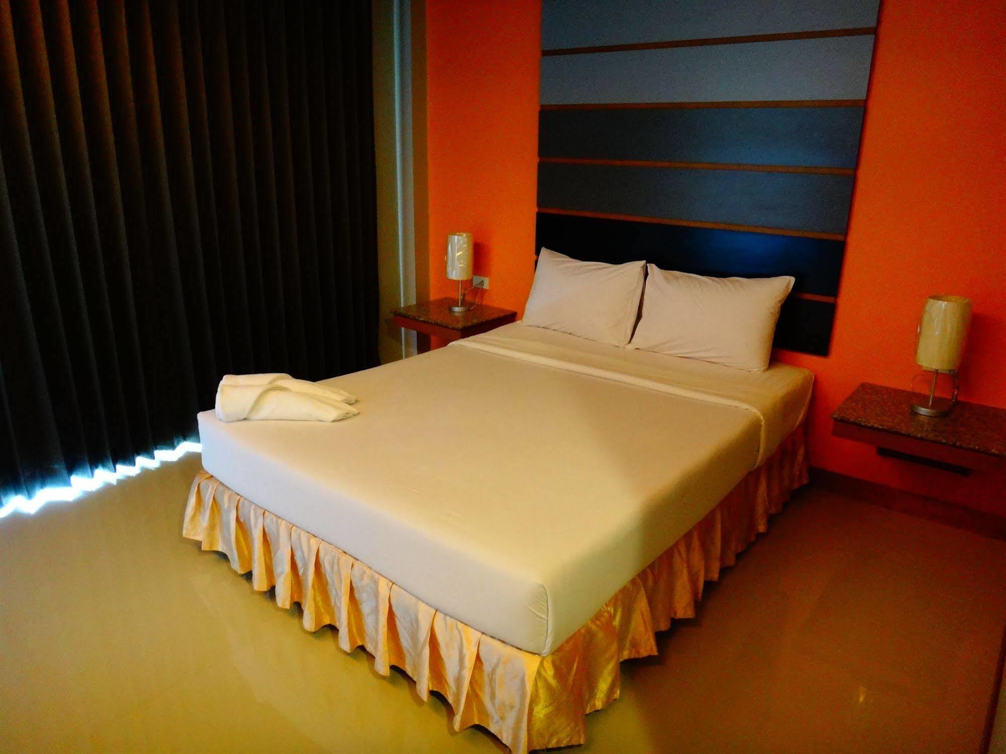 Phangan Pearl Hostel Haad Rin Exterior photo