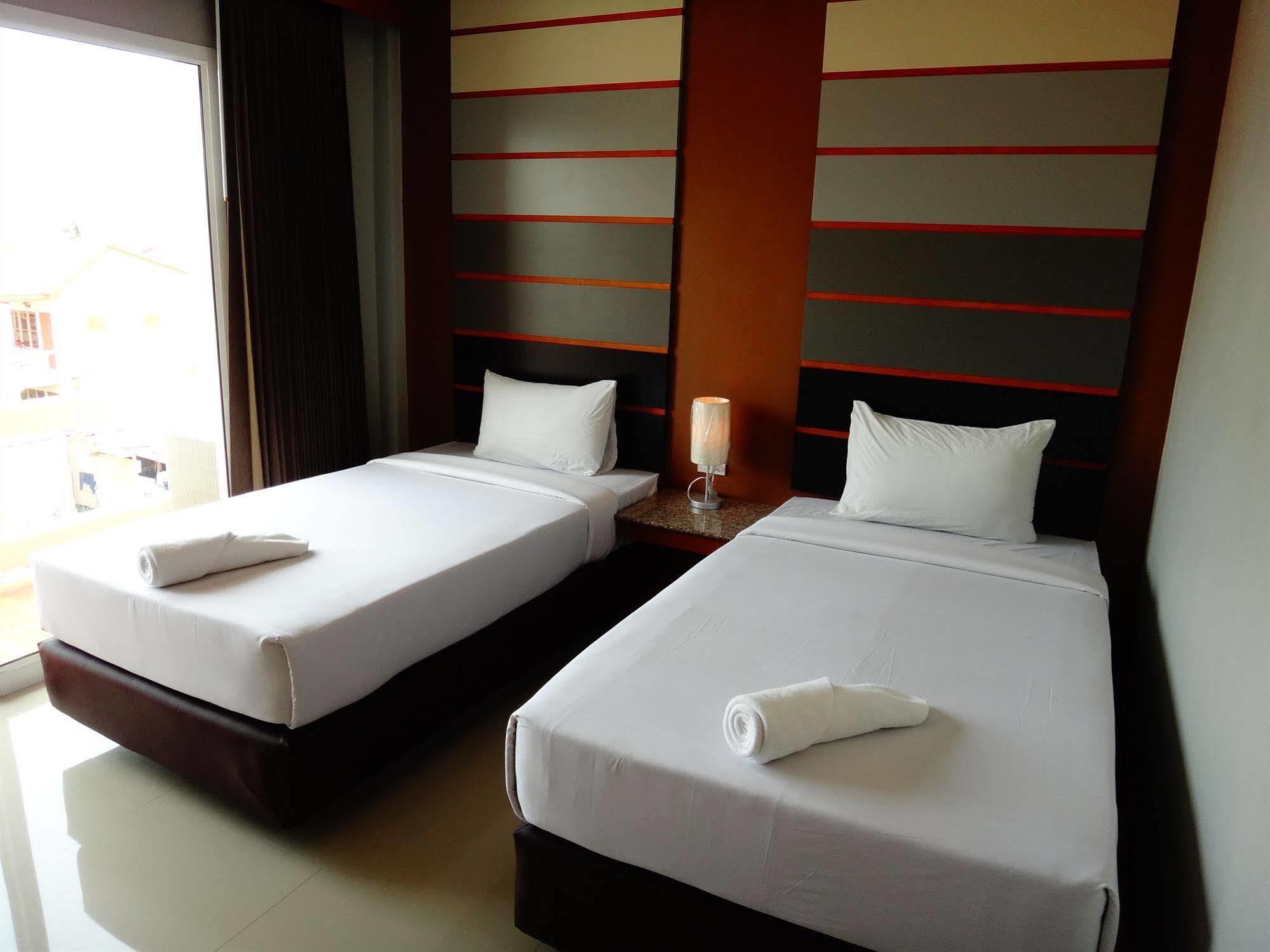Phangan Pearl Hostel Haad Rin Exterior photo