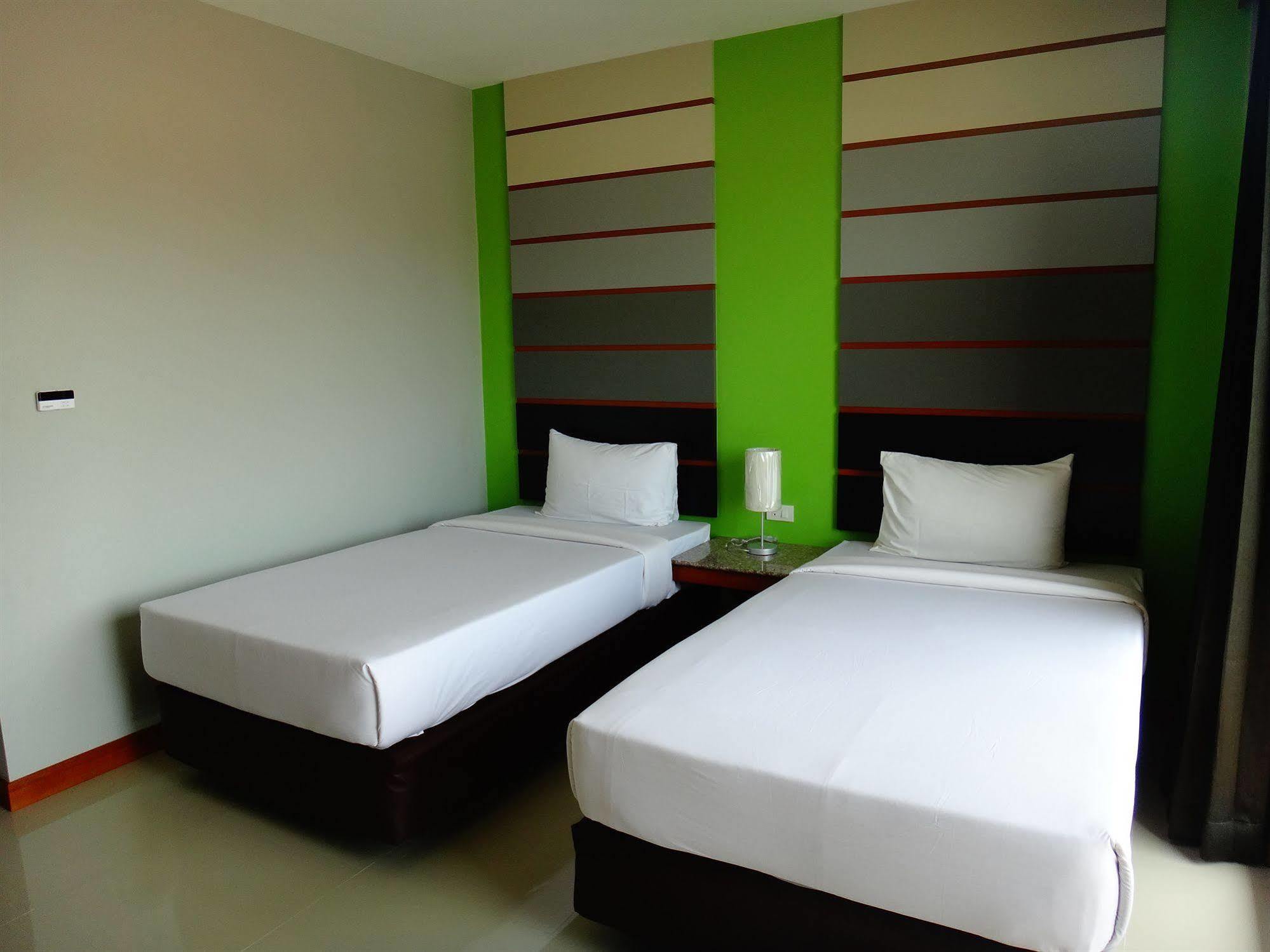 Phangan Pearl Hostel Haad Rin Exterior photo