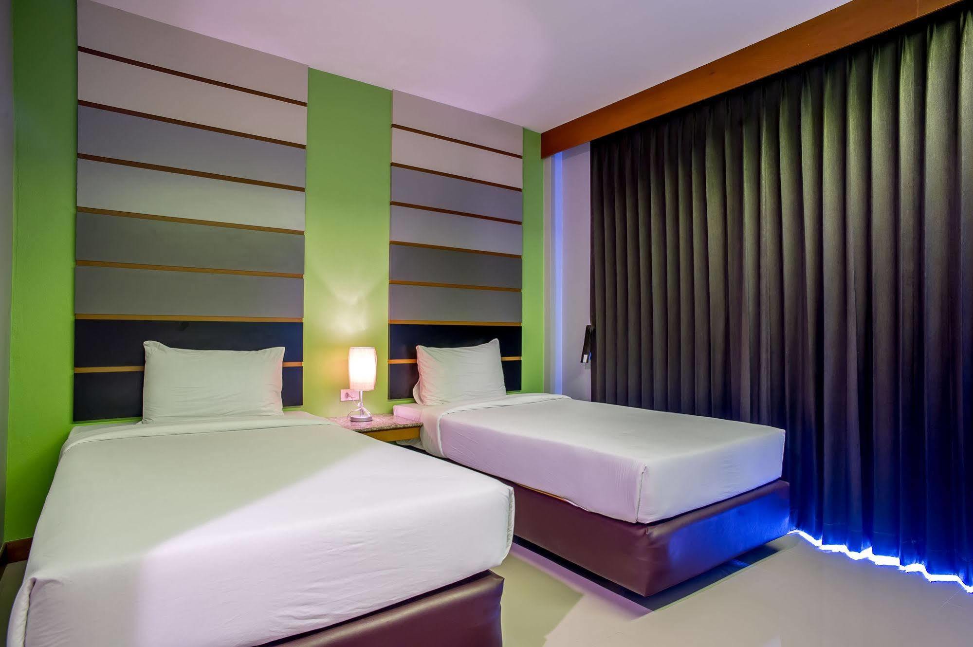 Phangan Pearl Hostel Haad Rin Exterior photo